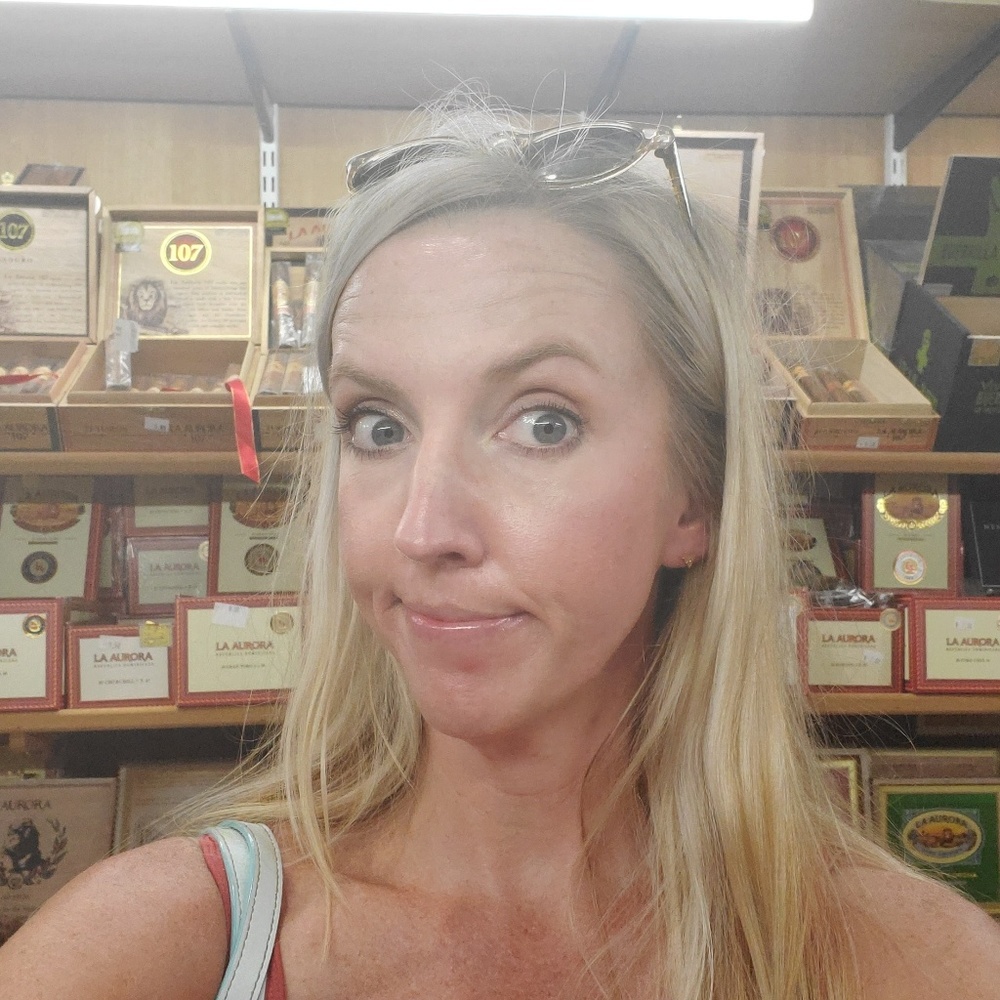 Meet your Posher, Angela